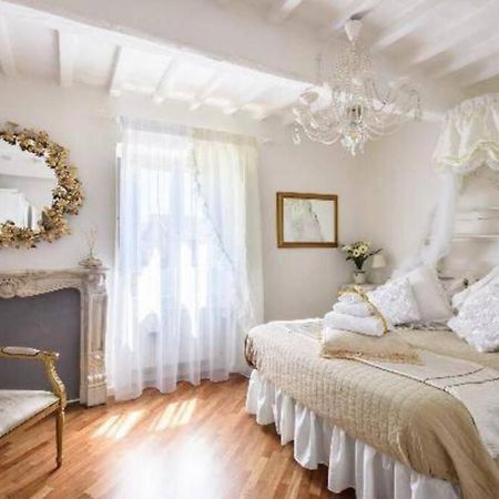 Appartamento Incantevole Nel Centro Di Arezzo Bagian luar foto