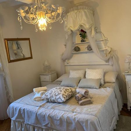 Appartamento Incantevole Nel Centro Di Arezzo Bagian luar foto