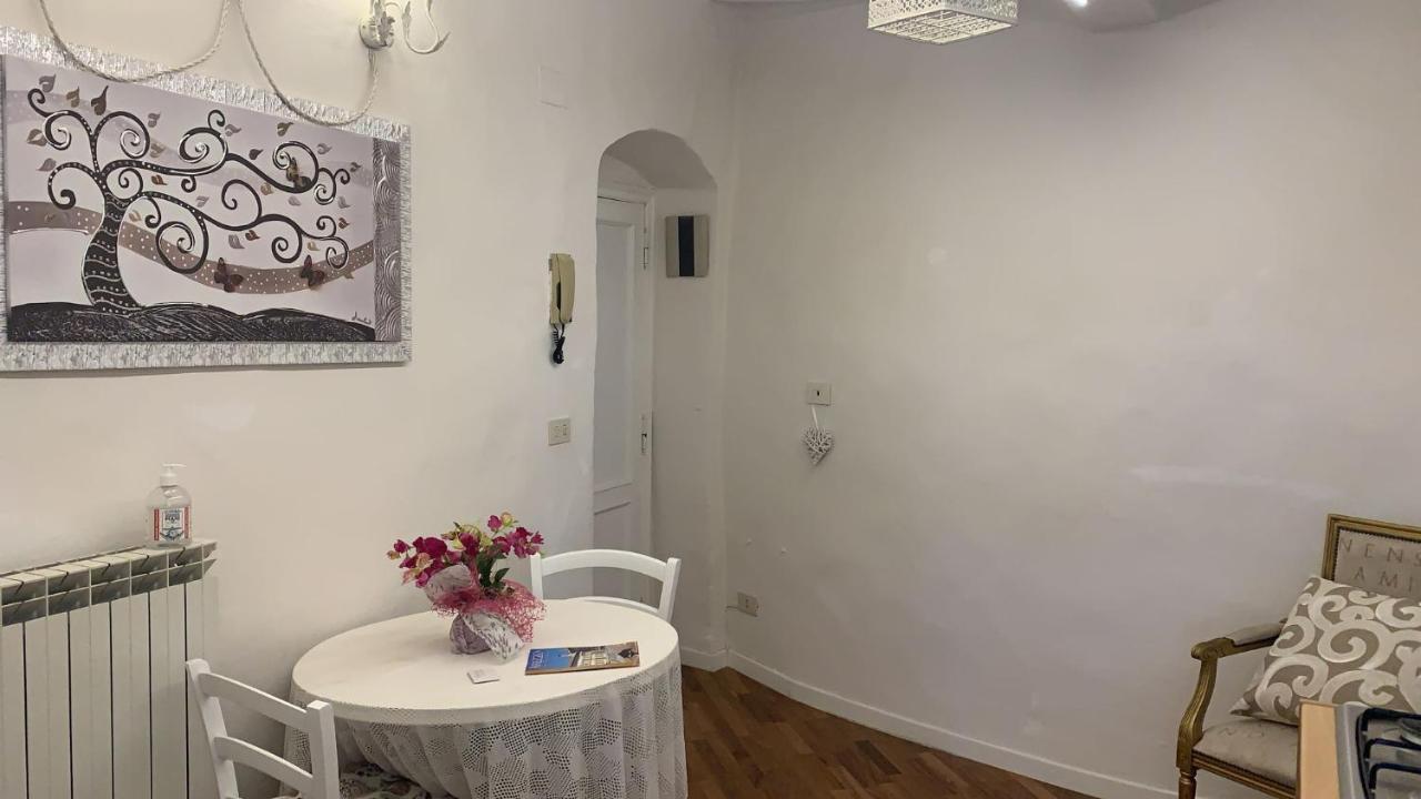 Appartamento Incantevole Nel Centro Di Arezzo Bagian luar foto