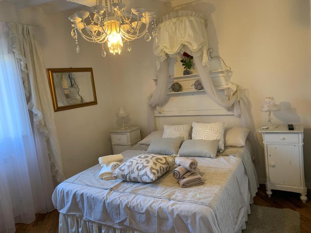 Appartamento Incantevole Nel Centro Di Arezzo Bagian luar foto